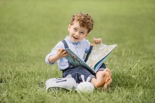 نقش کتابخوانی در رشد کودک